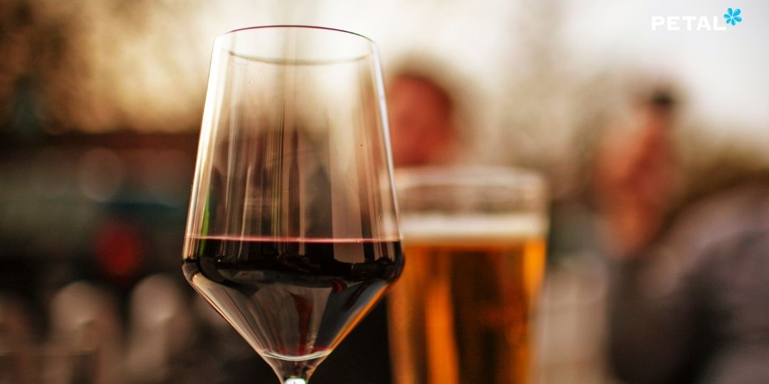 Bia rượu có thể làm tăng tình trạng mất nước sau tiêm ngừa
