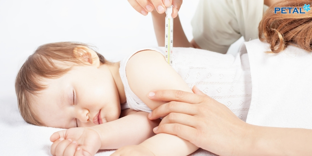 Trẻ em nên được theo dõi sát khi bị sốt xuất huyết